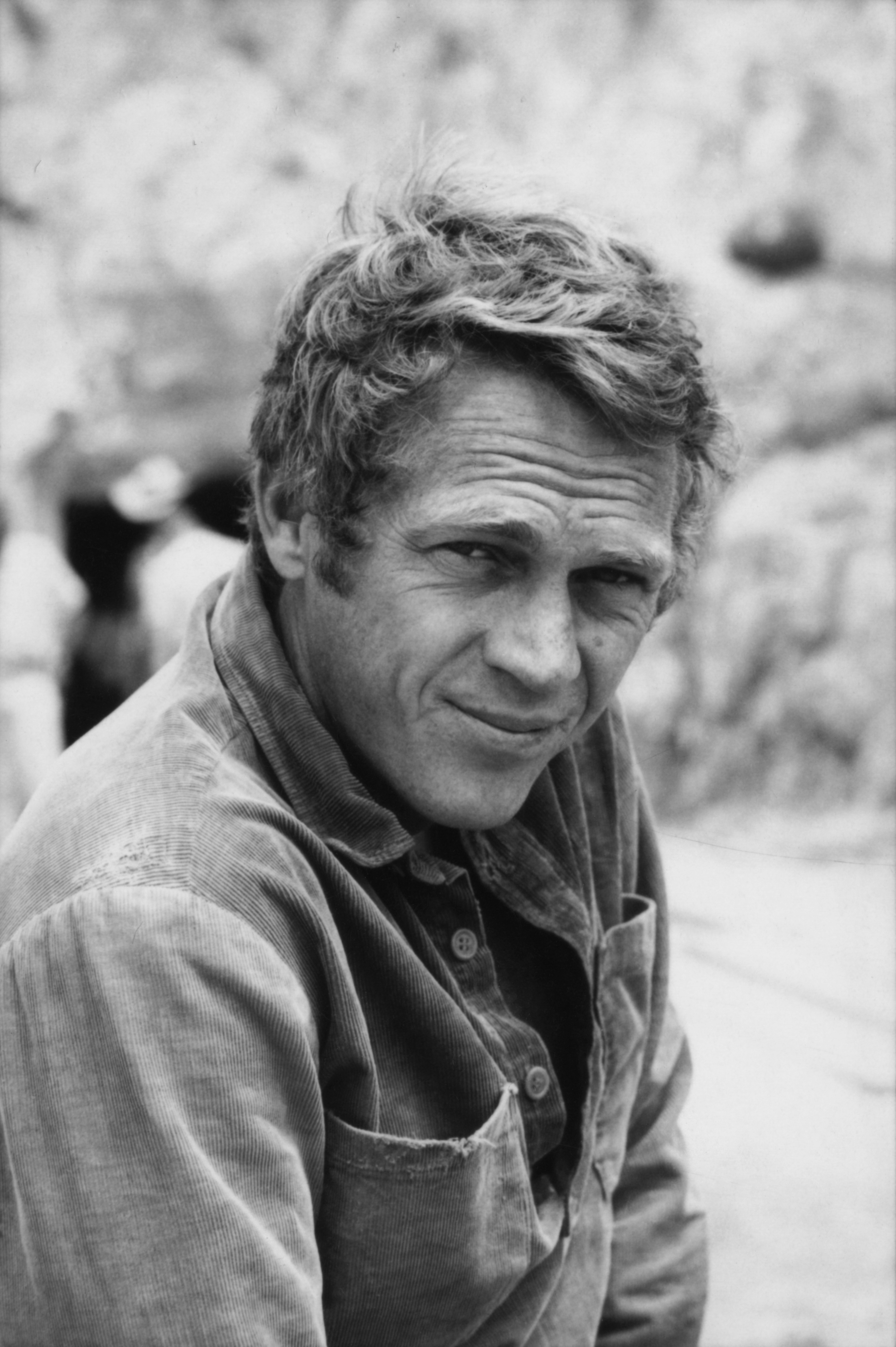 Historisches Schwarzweißporträt von Steve McQueen
